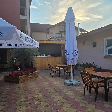 La Camuflaj * Două Mai