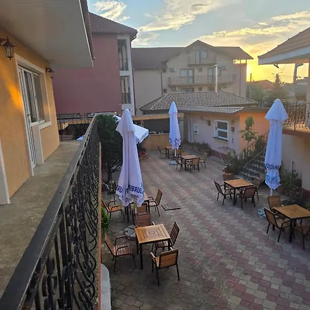 La Camuflaj * Două Mai